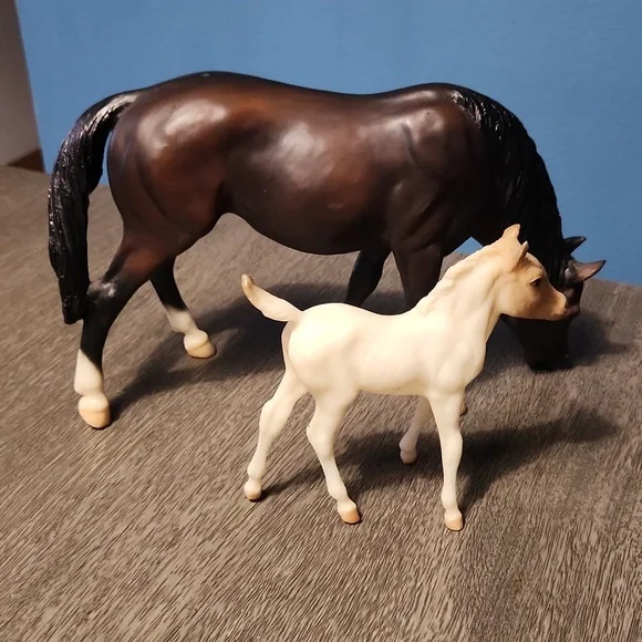 Breyer Mare And Foal Collector Model Horses - Picture 3 of 5